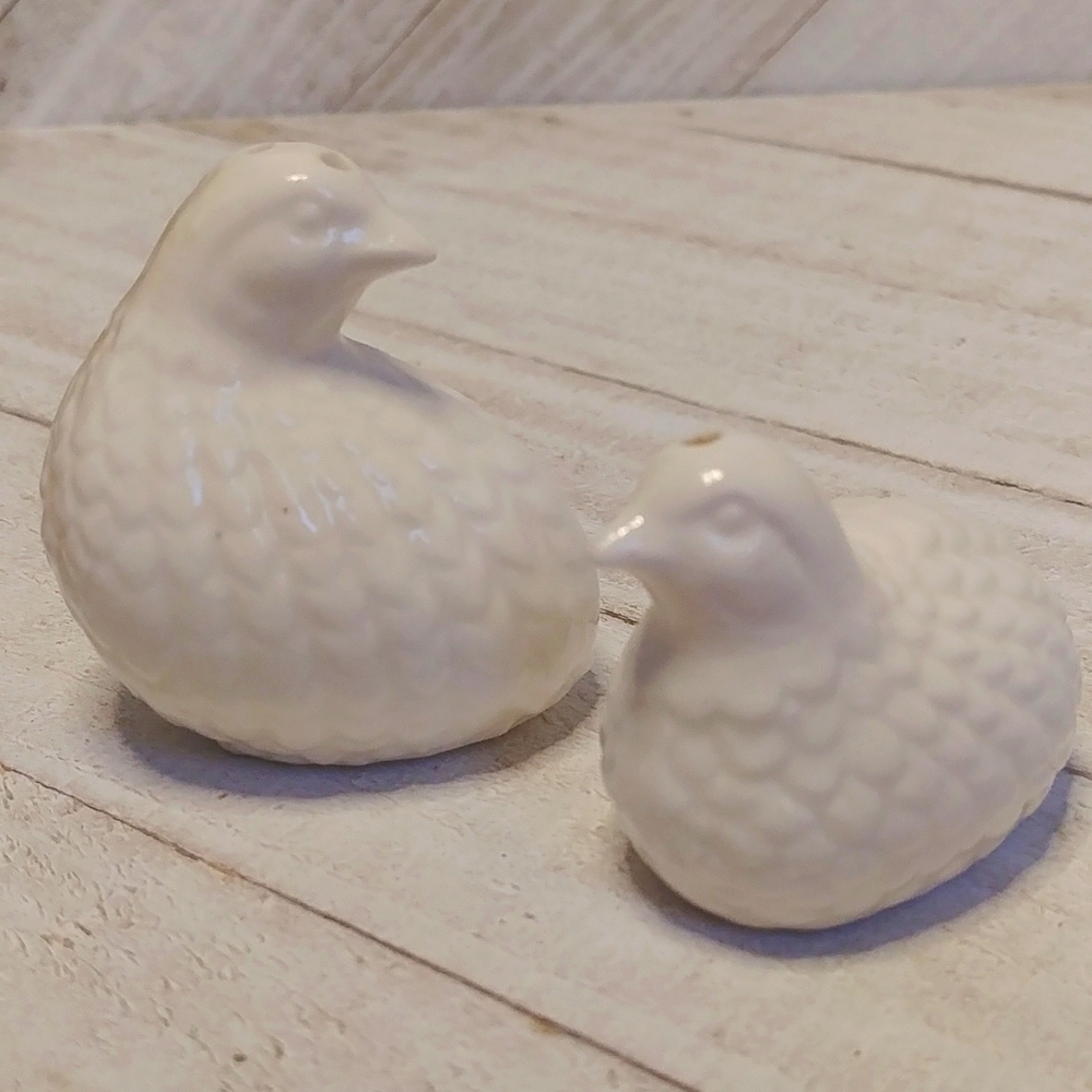 Miniature White Quail Bird Shaped Salt & Pepper Shakers Ceramic